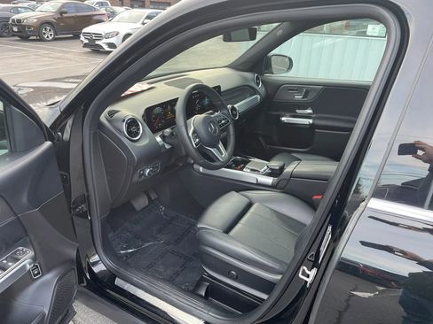Used 2020 Mercedes-Benz GLB 250 4MATIC image 18