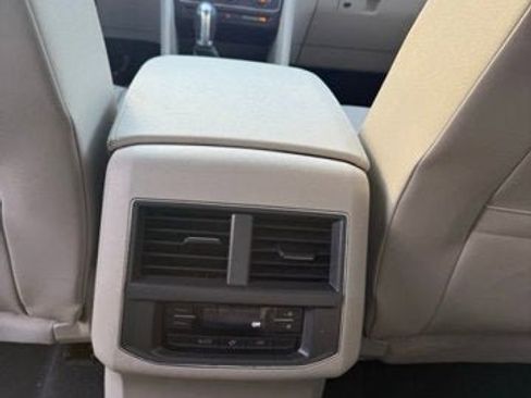 Used 2019 Volkswagen Atlas SE w/ Towing Package image 14