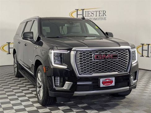 Used 2021 GMC Yukon XL Denali image 2