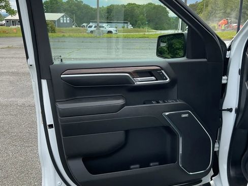 Used 2022 Chevrolet Silverado 1500 RST w/ Convenience Package II AWD/4WD image 22