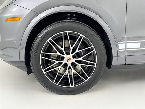 New 2026 Porsche Cayenne Coupe image 33