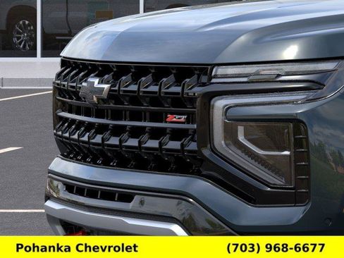 New 2026 Chevrolet Suburban Z71 AWD/4WD image 13