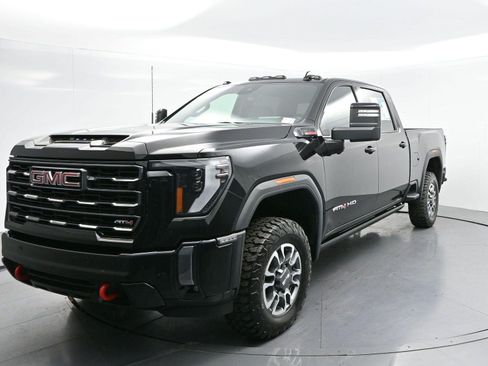 Used 2024 GMC Sierra 2500 AT4 w/ AT4 Premium Plus Package AWD/4WD image 3