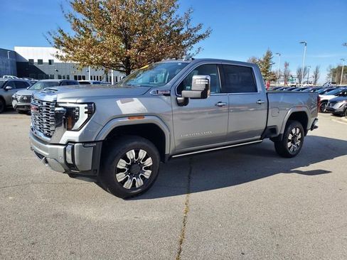 Used 2024 GMC Sierra 2500 Denali w/ Denali Reserve Package image 7