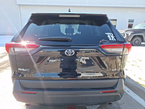 Used 2024 Toyota RAV4 LE image 5