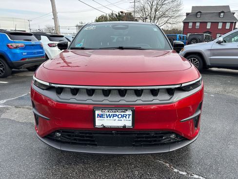 Used 2025 Jeep Wagoneer S Limited image 2