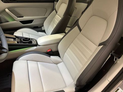 Used 2025 Porsche 911 Carrera GTS image 5