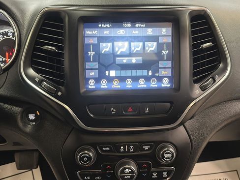 Used 2022 Jeep Cherokee Latitude Lux w/ Sun & Sound Group image 19