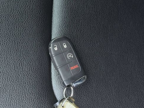 Used 2025 Jeep Compass Limited AWD/4WD image 25