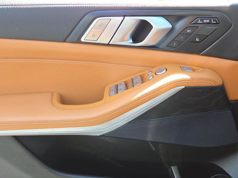 Used 2021 BMW X7 xDrive40i w/ Cold Weather Package image 40