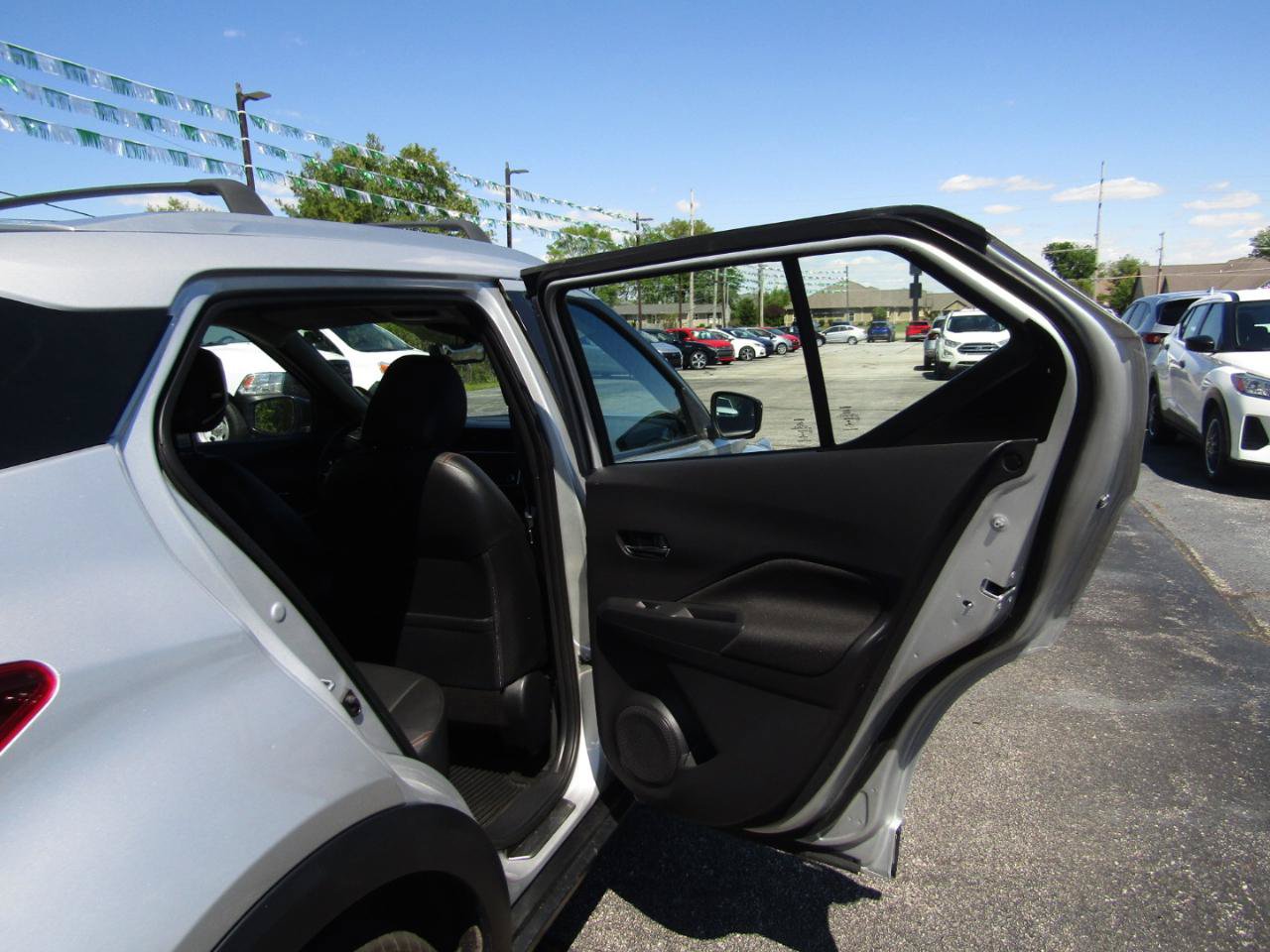 Used 2020 Nissan Kicks SR w/ SR Premium Package FWD image 20