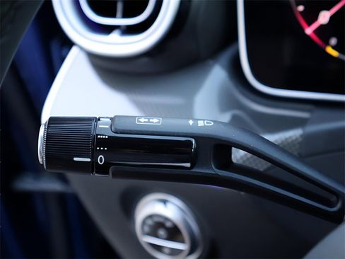 Certified 2025 Mercedes-Benz CLE 300 4MATIC Coupe image 34