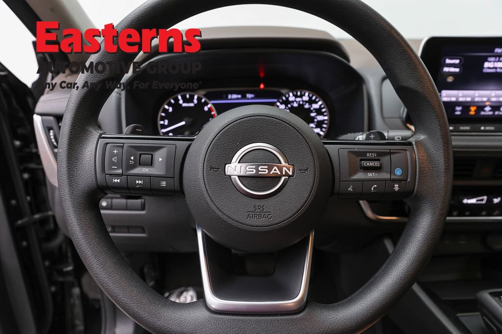 Used 2023 Nissan Rogue SV AWD/4WD image 11