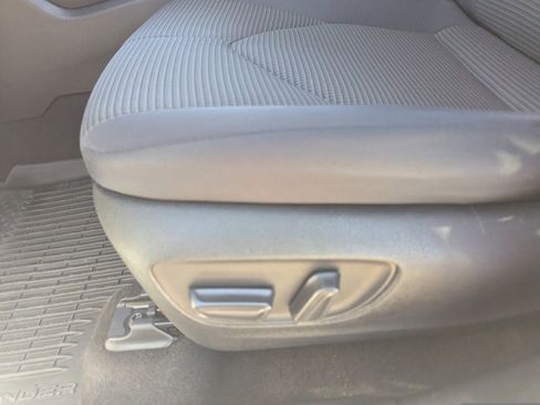 Used 2023 Toyota Highlander L FWD image 28