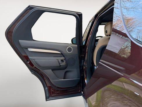 New 2026 Land Rover Discovery Limited Edition image 11