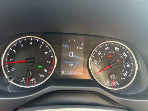 Used 2021 Toyota RAV4 XLE w/ Convenience Package FWD image 23