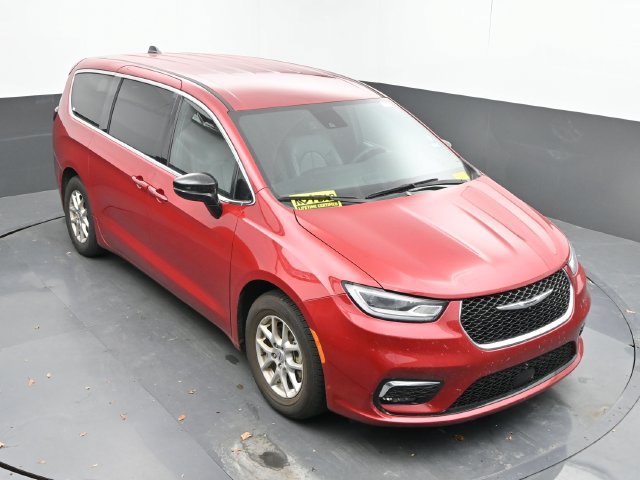 Used 2025 Chrysler Pacifica Select FWD image 39