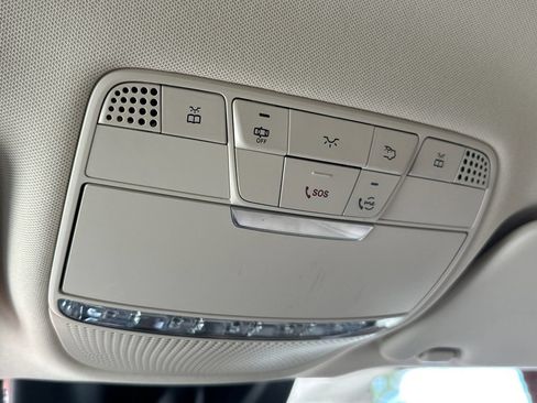 Certified 2022 Mercedes-Benz GLC 300 w/ Premium Package Lite image 24