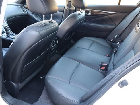 Used 2018 INFINITI Q50 Luxe w/ Essential Package (3.0T Luxe) AWD/4WD image 6