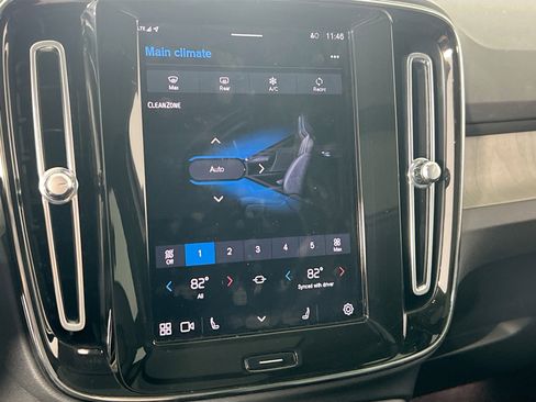 Used 2023 Volvo XC40 B4 Plus w/ Protection Package Premier image 15