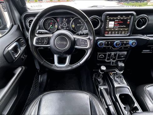 Used 2023 Jeep Wrangler Unlimited Sahara w/ Cold Weather Group AWD/4WD image 17