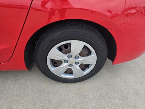 Used 2017 Chevrolet Cruze LS image 7