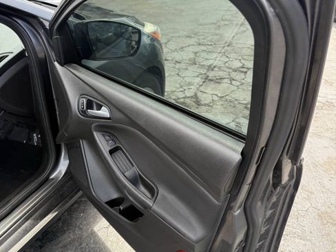 Used 2018 Ford Focus SE FWD image 20