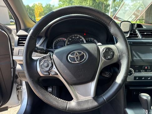 Used 2014 Toyota Camry SE w/ Fleet Convenience Package FWD image 17