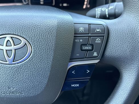 Used 2025 Toyota Camry LE FWD image 20