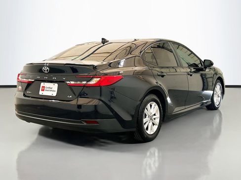 Used 2025 Toyota Camry LE w/ Convenience Package FWD image 4