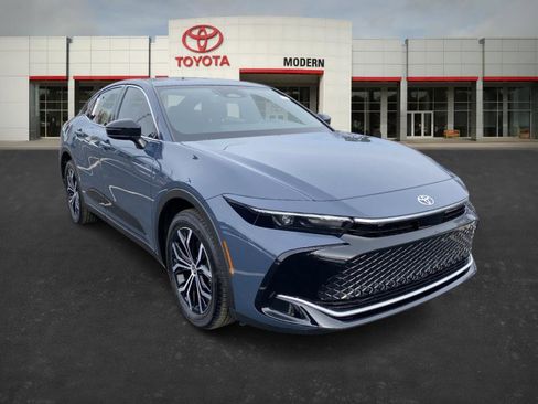 Certified 2026 Toyota Crown XLE image 3