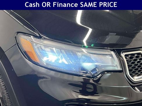 Certified 2023 Jeep Compass Limited AWD/4WD image 10