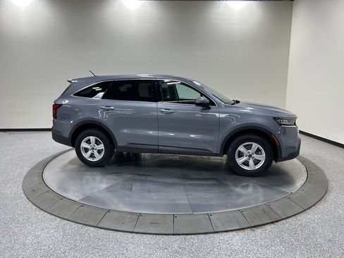Certified 2022 Kia Sorento LX AWD/4WD image 6