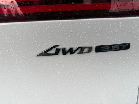 Used 2025 Genesis GV70 3.5T Sport w/ Sport Advanced Package AWD/4WD image 32