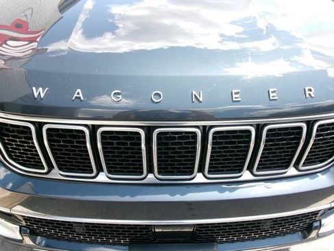 Used 2022 Jeep Wagoneer Series II w/ Premium Group I AWD/4WD image 33