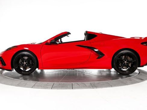 Used 2024 Chevrolet Corvette Stingray Premium Cpe w/ Z51 Performance Package RWD image 2