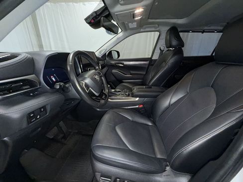Used 2023 Toyota Highlander Limited AWD/4WD image 17