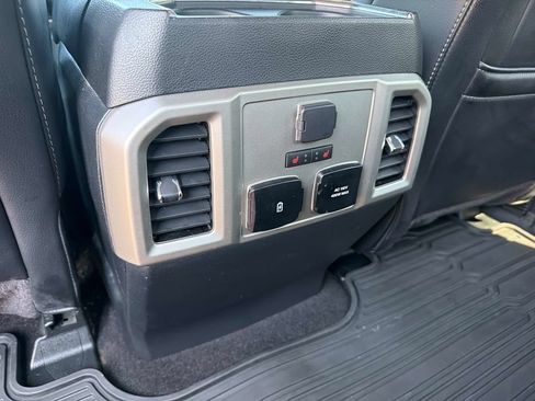 Used 2020 Ford F150 Lariat w/ Equipment Group 502A Luxury AWD/4WD image 17