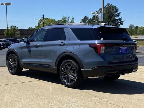New 2026 Ford Explorer ST-Line w/ ST-Line Street Pack image 4