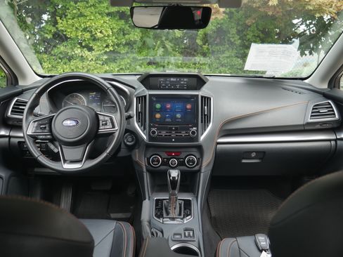 Used 2019 Subaru Crosstrek 2.0i Limited w/ Moonroof Package w/Navigation AWD/4WD image 10