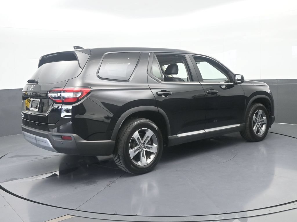 Used 2025 Honda Pilot EX-L image 6