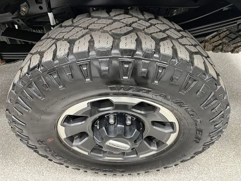 Used 2024 Ford F350 Platinum w/ Tremor Off-Road Package AWD/4WD image 16