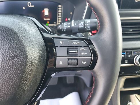 Used 2025 Honda Pilot Black Edition image 27