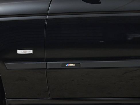 Used 2003 BMW M5 RWD image 40
