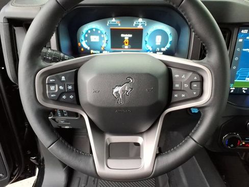 New 2025 Ford Bronco Badlands image 14