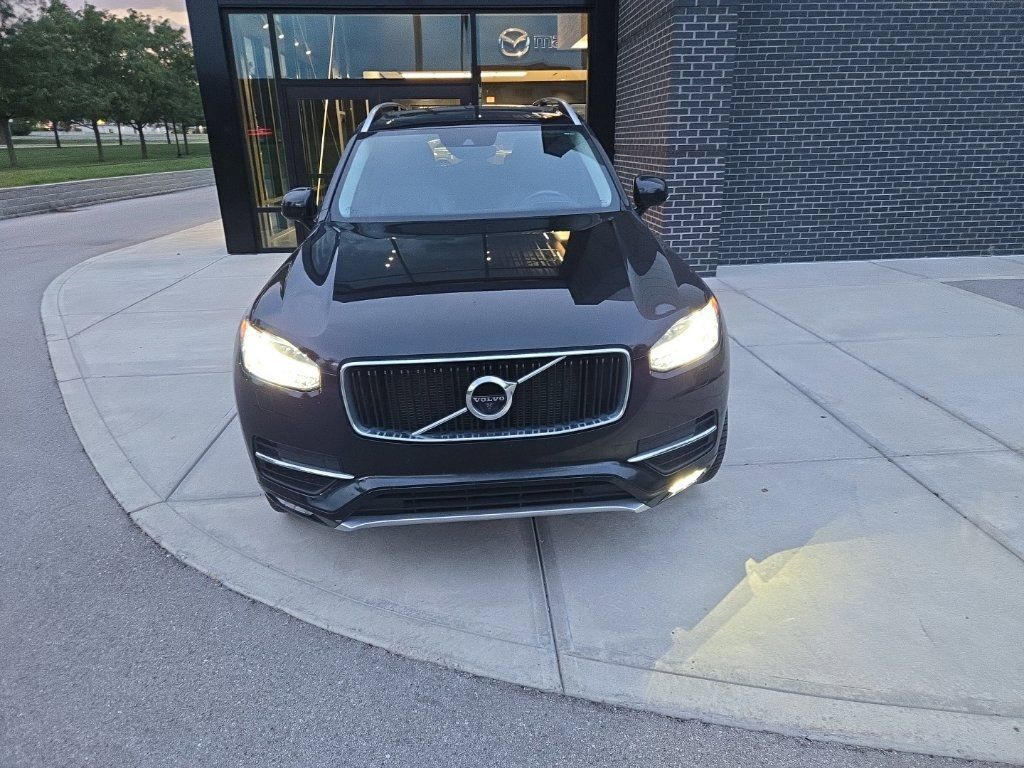 Used 2019 Volvo XC90 T6 Momentum w/ Advanced Package AWD/4WD image 2