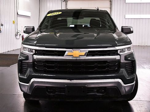 Used 2025 Chevrolet Silverado 1500 LT image 2