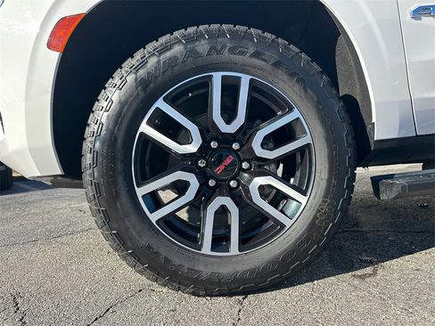 Used 2021 GMC Yukon AT4 w/ AT4 Premium Plus Package image 12