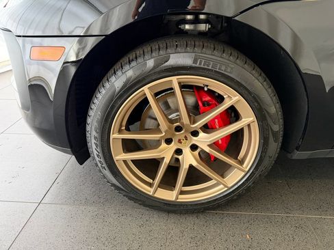 Certified 2024 Porsche Macan S AWD/4WD image 10