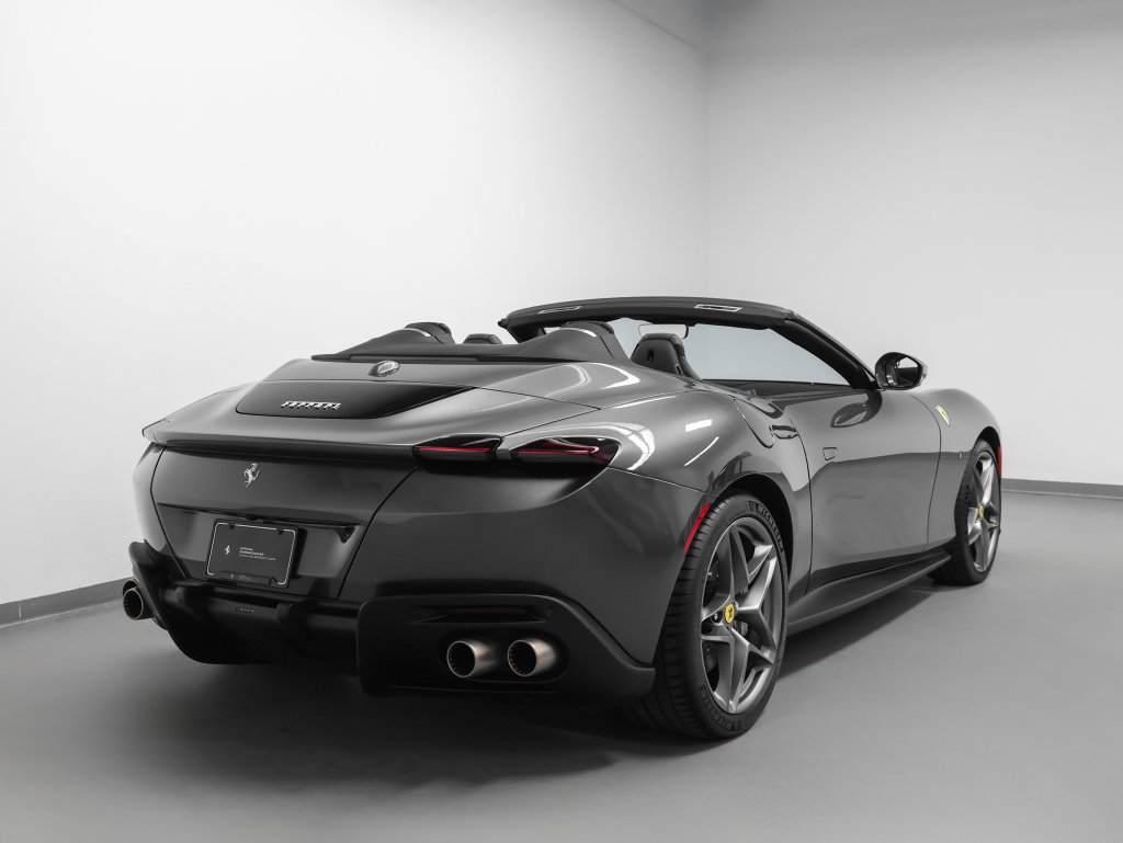 Used 2024 Ferrari Roma Spider RWD image 38